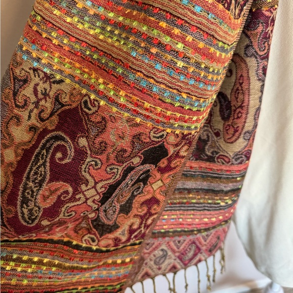 Patterned scarf - Picture 5 of 10